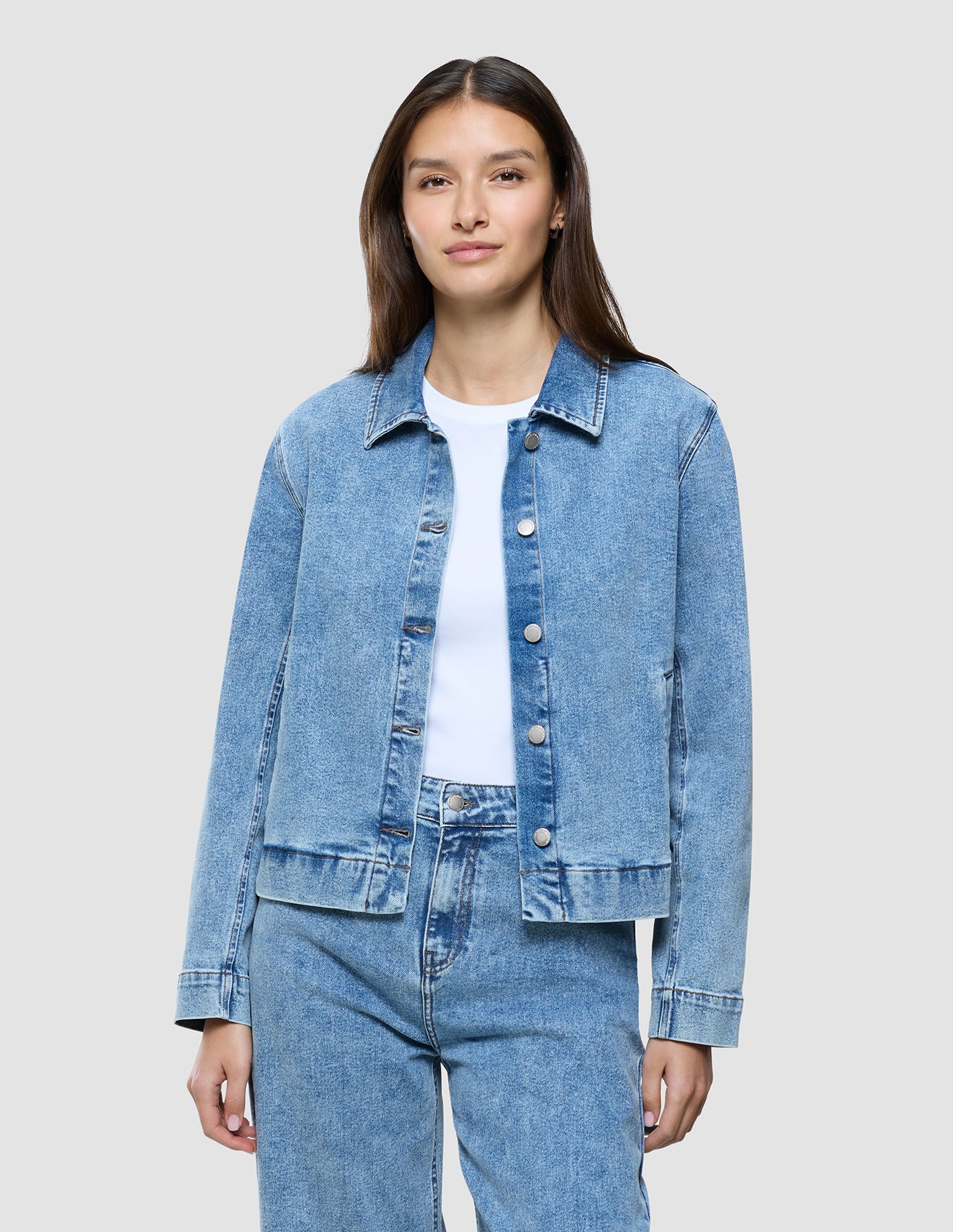 Women's Classic Denim Jacket Snow Blue Wash