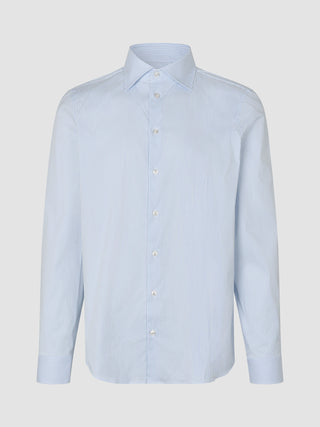 Elevated Shirt Regular Classic Blue Striped – Langärmliges Hemd mit Knopfleiste in hellblauen und weißen Längsstreifen und einem gespreizten Kragen, gefertigt aus Pima-Baumwolle.