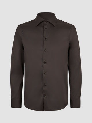 Elevated Shirt Slim Dark Brown – ein schmal geschnittenes, dunkelbraunes Hemd aus Pima-Baumwolle im Button-Down-Stil mit spitzem Kragen und langen Ärmeln.