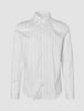 Elevated Shirt Slim – Hellgrau gestreift: Langärmliges Hemd in Slim-Fit-Passform aus Pima-Baumwolle mit hellgrauen vertikalen Nadelstreifen.
