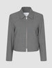 Essential Short Zip Jacket Dark Grey Melange: ein grauer Stretch-Blazer mit Reißverschluss vorne und spitzem Kragen.