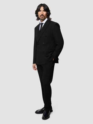 Formal fit. Flexible feeling.