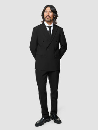 Formal fit. Flexible feeling.