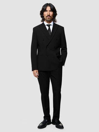 Formal fit. Flexible feeling.