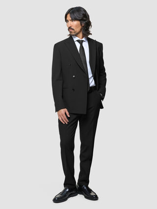 Formal fit. Flexible feeling.