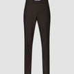Motion Suit Pants Regular Cognac – dunkelbraune Hose mit Knopfverschluss, Bügelfalten vorne und 360°-Stretch-Passform.