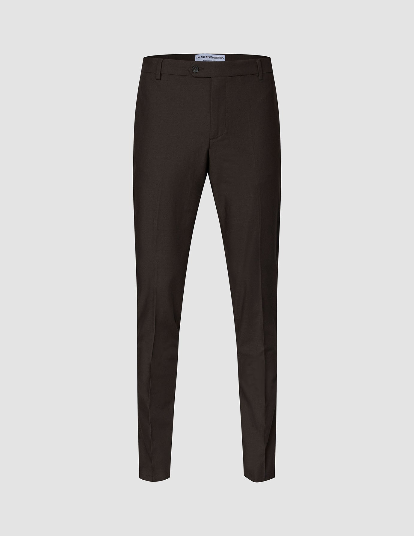 Motion Suit Hose Slim Cognac in schmaler Passform in Dunkelbraun, mit 360°-Stretch für einen eleganten Look.