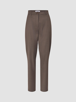 Damenhose „Skye“ – Tapered, Dark Chestnut Melange – mit geradem Bein und schmal zulaufender Passform, inspiriert vom skandinavischen Design.