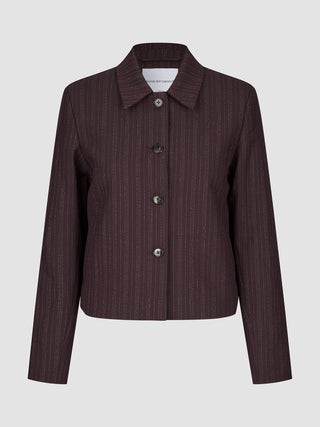 Damen-Kurzjacke Serene in Beeren-Nadelstreifen, dunkelviolett, mit Kragen und gerader Passform.