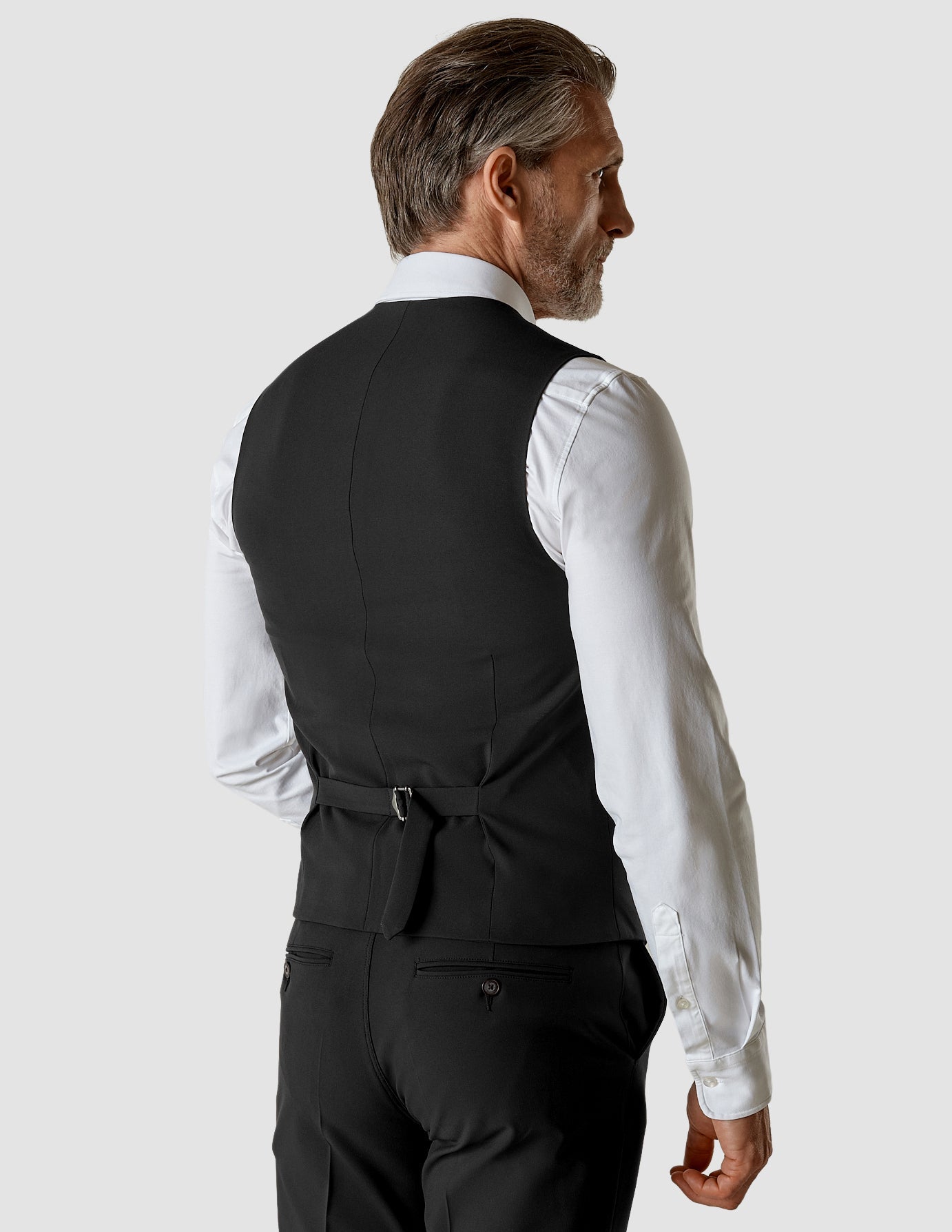 Essential Vest Dark Shadow