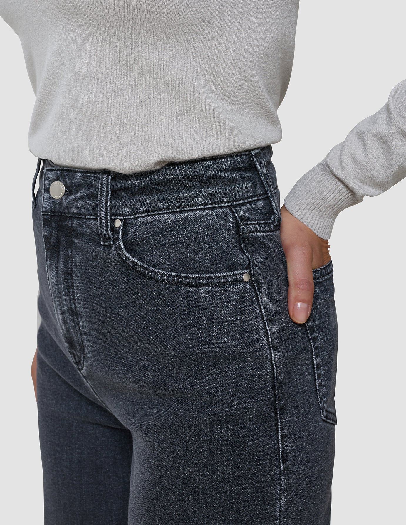 Women's Classic Jeans Relaxed Fit Washed Black