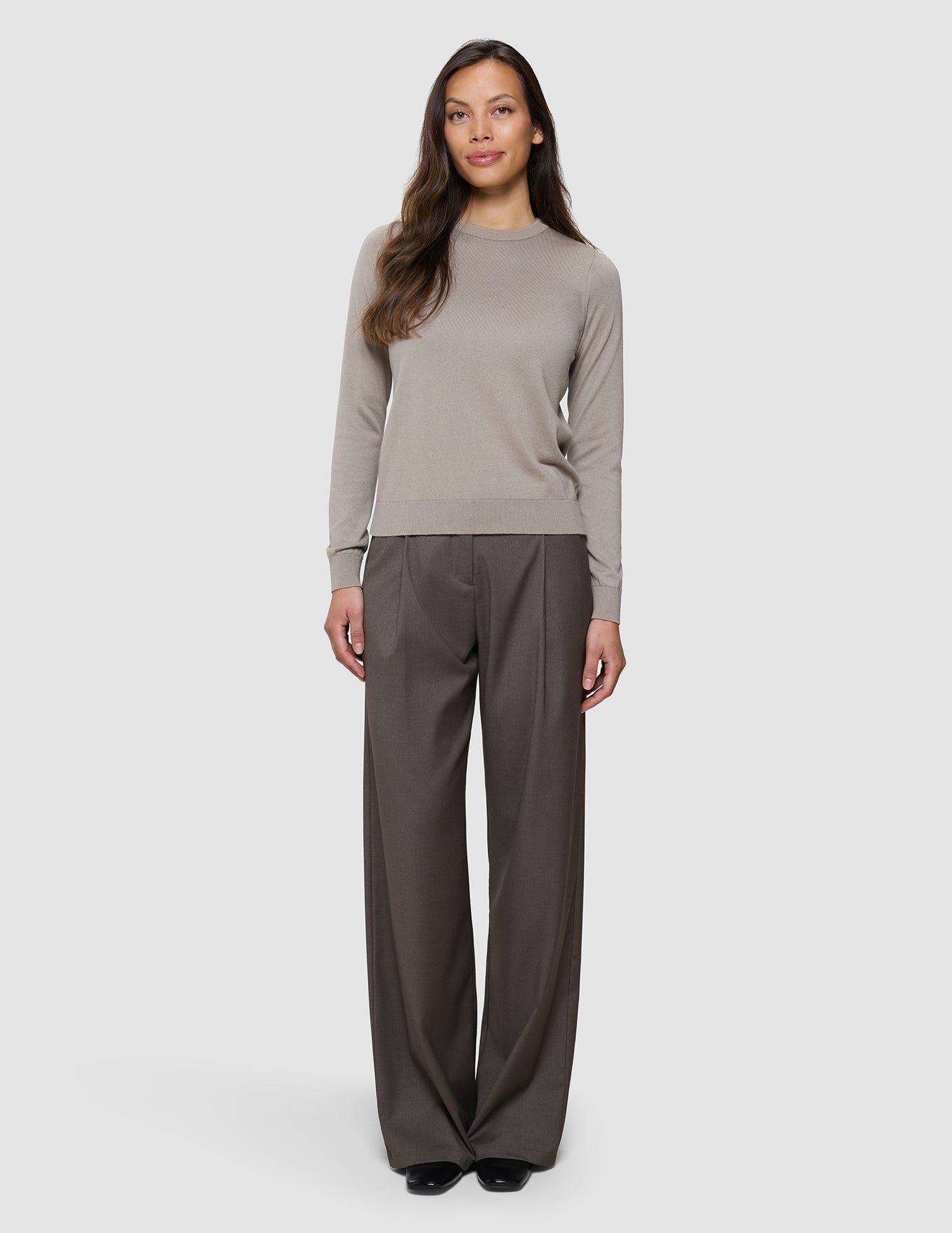 Fine Knit Crewneck Dark Sand