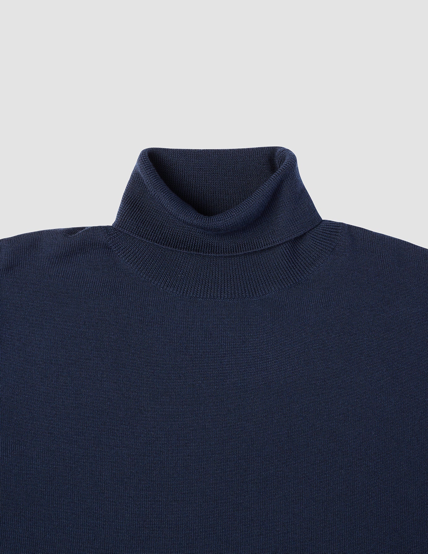 Seamless Premium Merino Knit Turtleneck Dark Navy