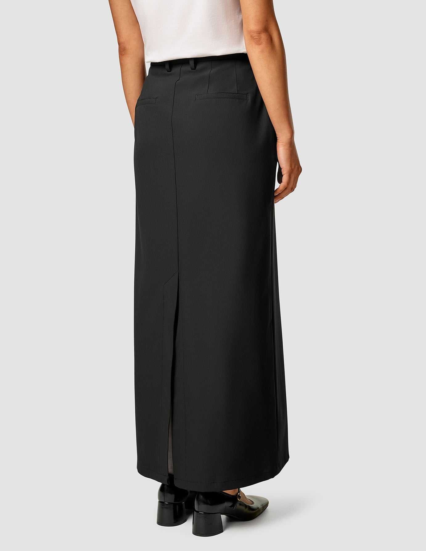 Essential Set Black Long Vest & Maxi Skirt