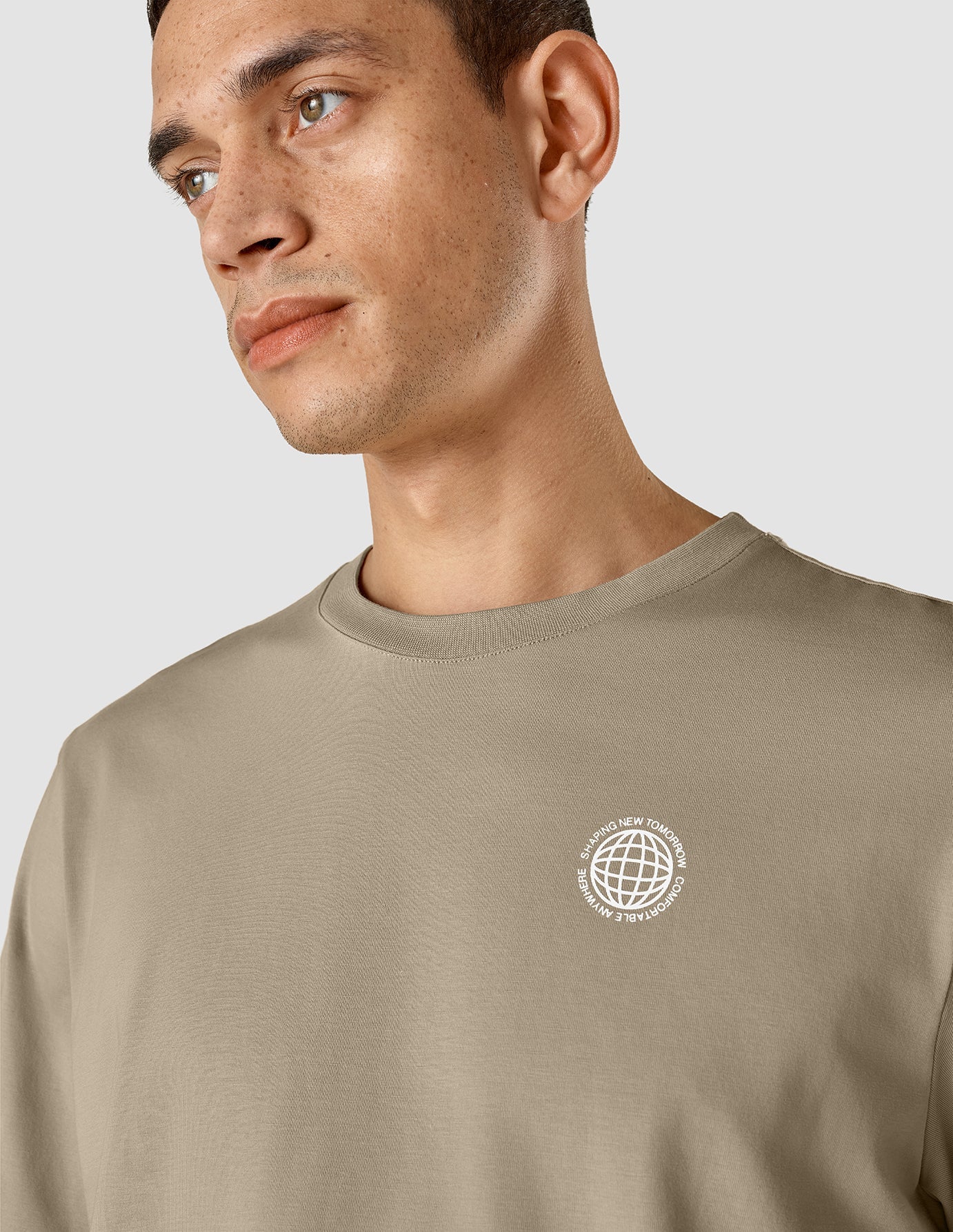 Supima T-shirt Box Fit Globe Sahara