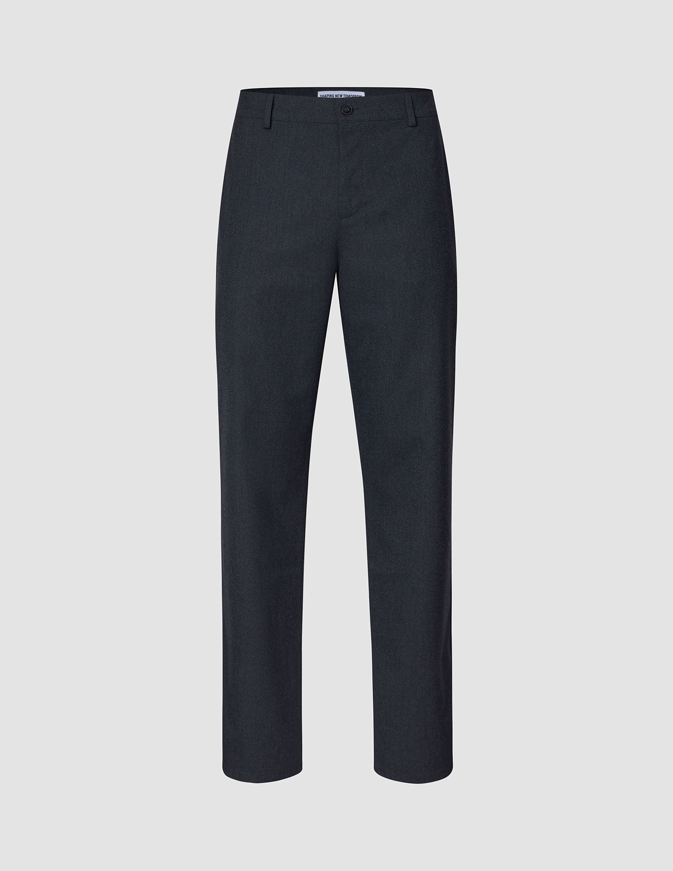 Atelier-Hose Relaxed in Dunkelblau aus schwerem, gebrochenem Twill, mit lockerer Passform, Knopfverschluss und Gürtelschlaufen.