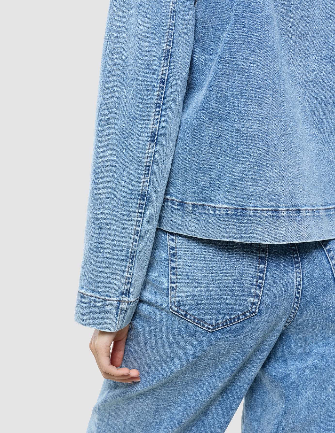 Women's Classic Denim Jacket Snow Blue Wash