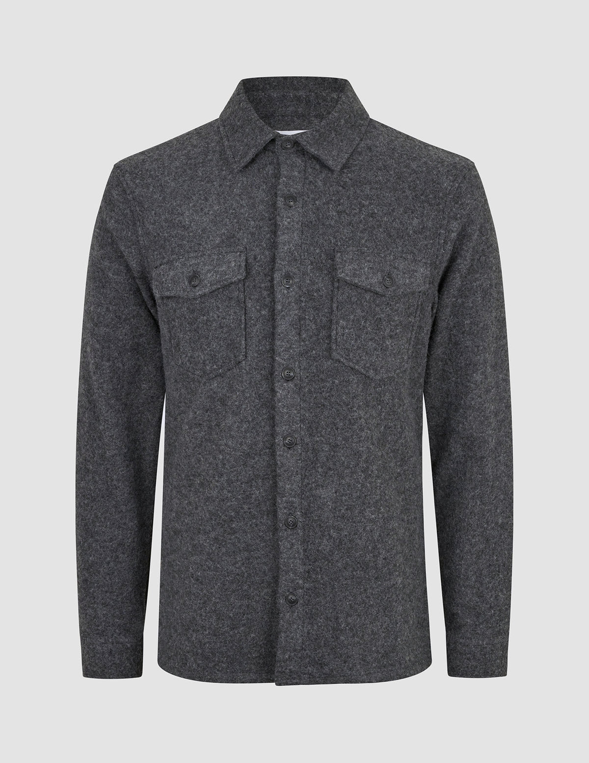 Zweilagiges Woll-Overshirt in Regular-Passform, dunkelgrau, mit Kragen, Knopfleiste vorne und zwei geknöpften Brusttaschen.
