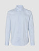 Elevated Shirt Slim Classic – Blau gestreiftes Button-Down-Hemd aus hochwertiger Pima-Baumwolle mit hellblau-weißem vertikalem Streifenmuster und Spread-Kragen.