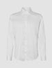 Elevated Shirt White Slim: ein langärmeliges, schmal geschnittenes weißes Hemd aus Pima-Baumwolle mit Spread-Kragen.