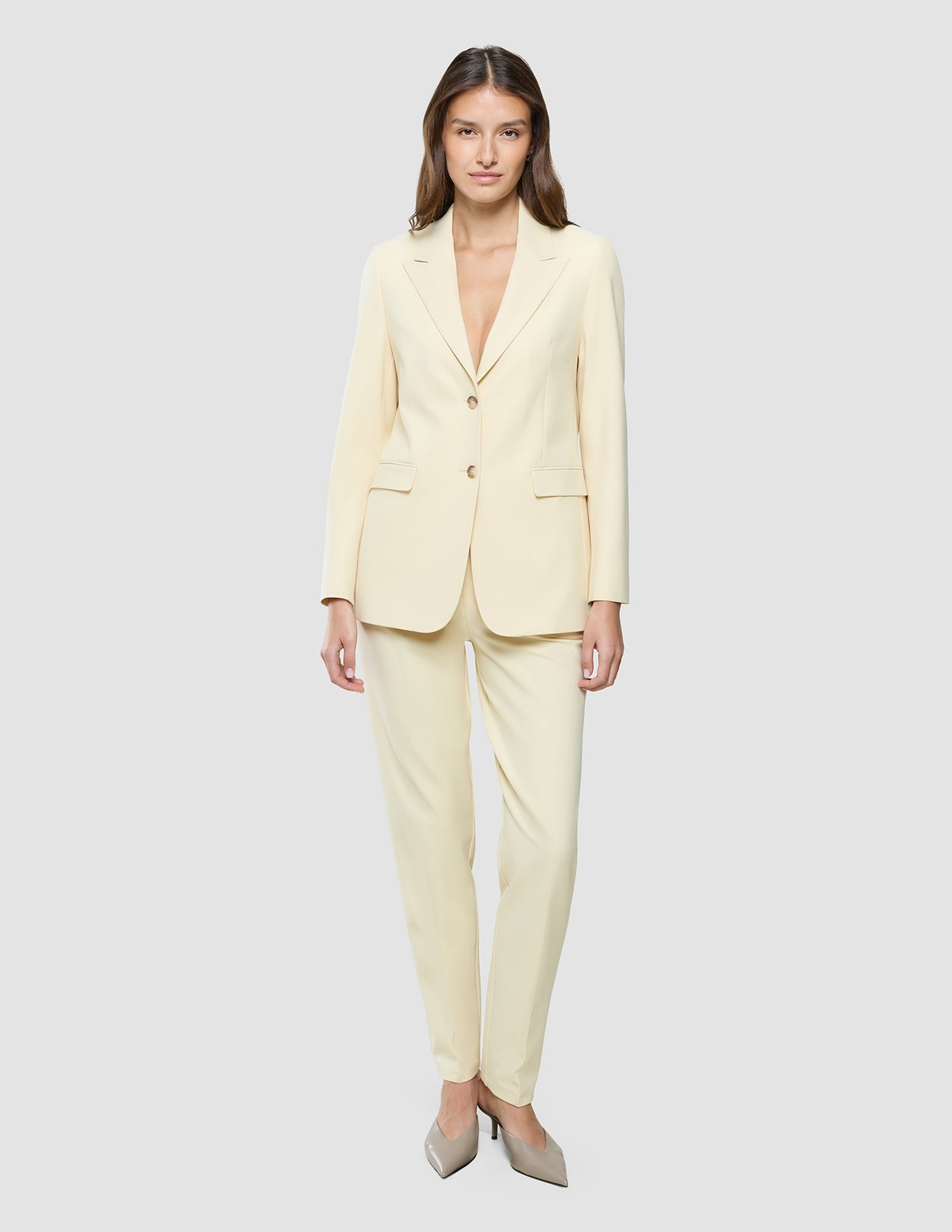 Essential Suit Tapered Misty Yellow