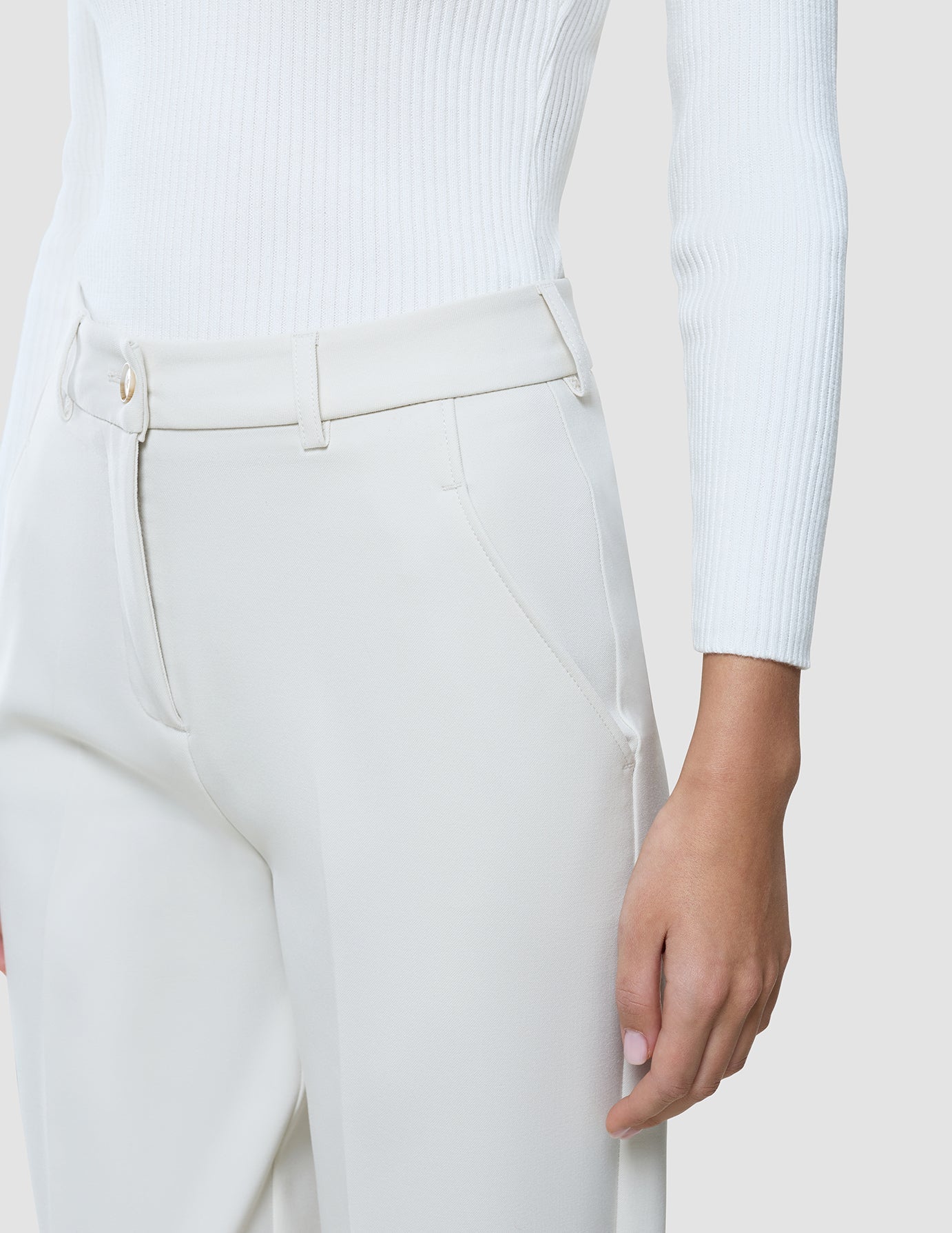 Women Essential Pants Tapered Off White