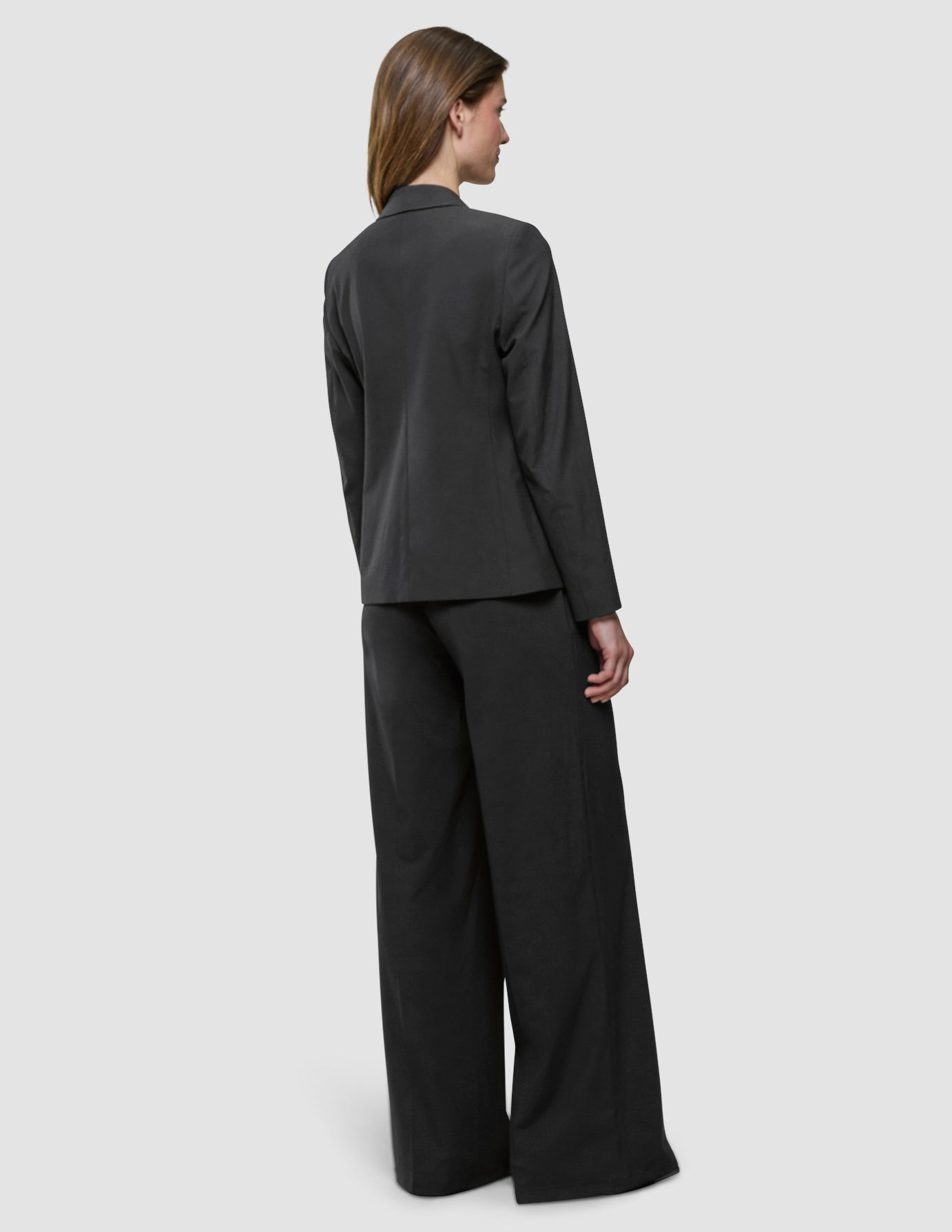 Ease Suit Wide Black