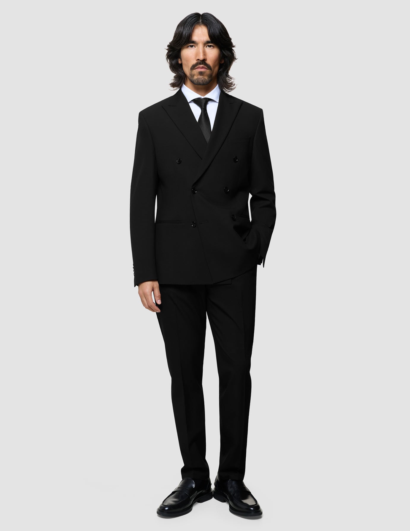 Formal fit. Flexible feeling.