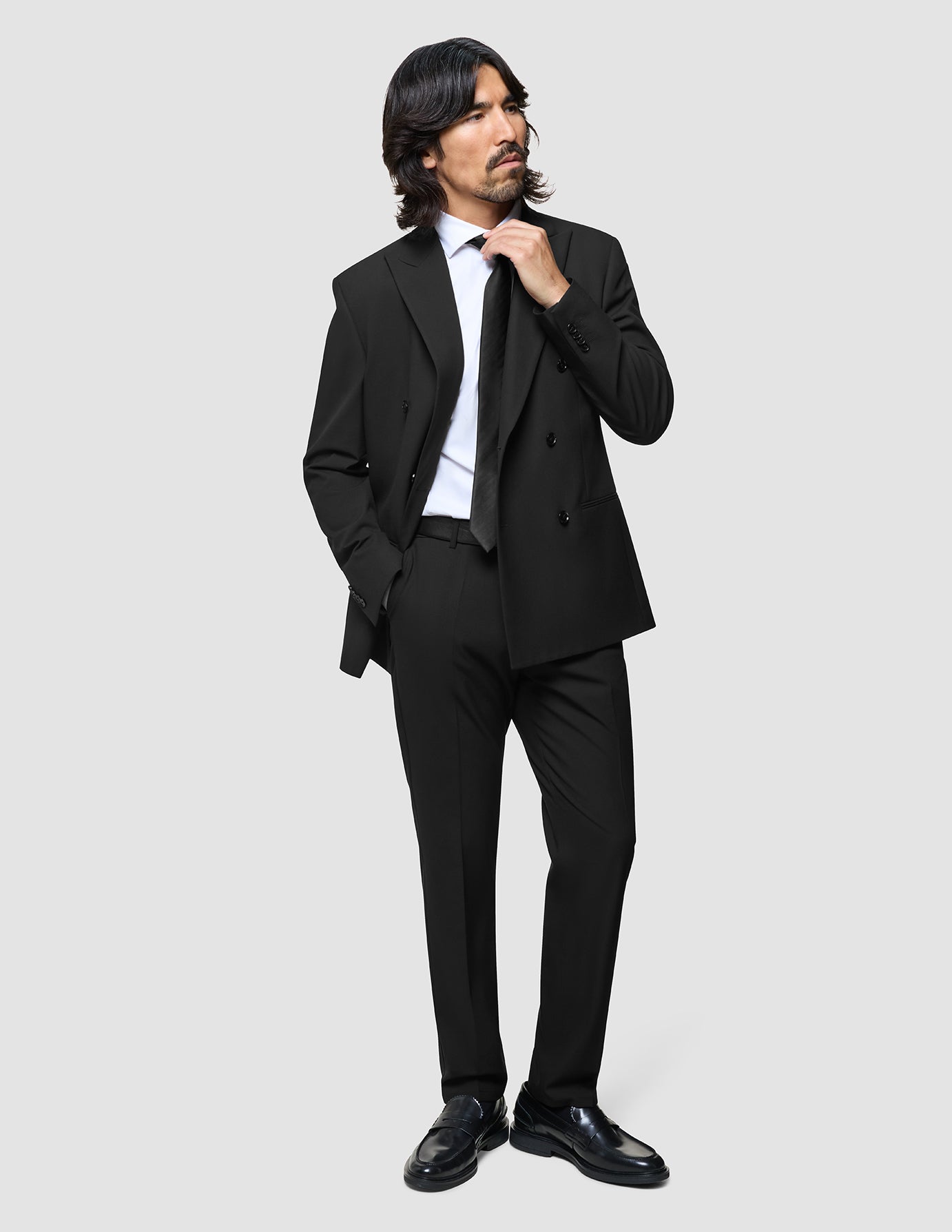 Formal fit. Flexible feeling.