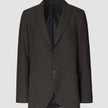 Zeitloser, schmal geschnittener Wollblazer in Dunkelbraun mit Karomuster: dunkelbrauner, schmal geschnittener Blazer mit Zweiknopfverschluss, fallendem Revers und dezentem Hahnentrittmuster.