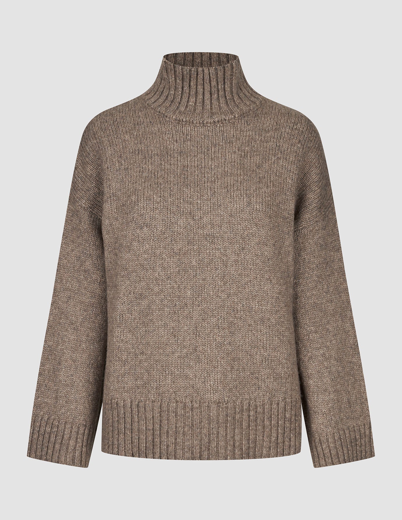 Damen-Rollkragenpullover aus weicher, grob gestrickter Wolle – taupefarbener Melange-Pullover mit grobem Strickmuster, geripptem Halsausschnitt und gerippten Bündchen.